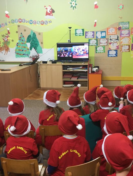 Live streaming between kindergartens